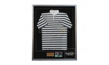 กรอบรูปโชว์เสื้อที่ระลึก ใส่กรอบเสริมแรงบันดาลใจ